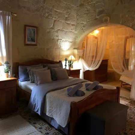 Razzett San Girgor Panzió Kerċem