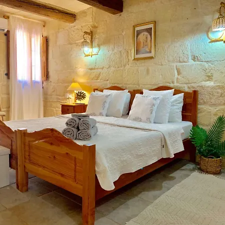 Razzett San Girgor Panzió Kerċem